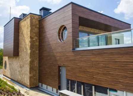Что учитывать при выборе фасадного материала для коммерческого здания?
