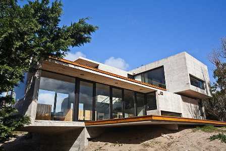 Дома из бетона: прочность и современный дизайн.
