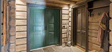 Деревянные двери: функциональность и неповторимый стиль