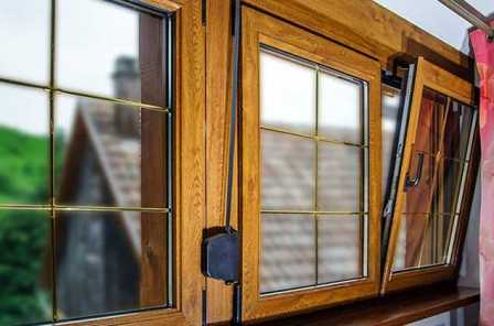 Деревянные окна vs ПВХ окна: сравнение по преимуществам и недостаткам